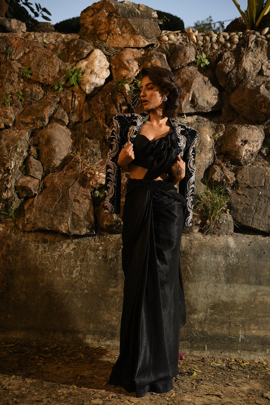 BLACK ROSE DRAPED STITCH SAREE
