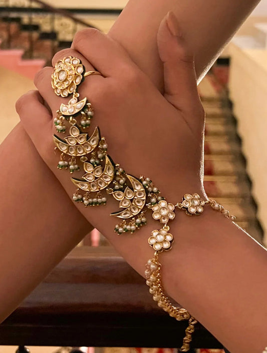 Eshita SP Stone One Finger Hathphool