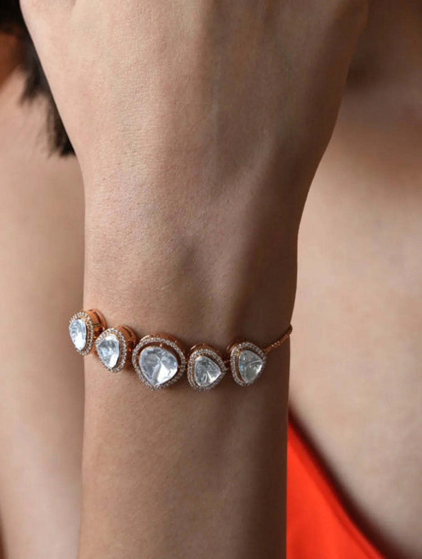 ANERI UNEVEN 5 BIG POLKI LOOSE ADJUSTABLE BRACELET