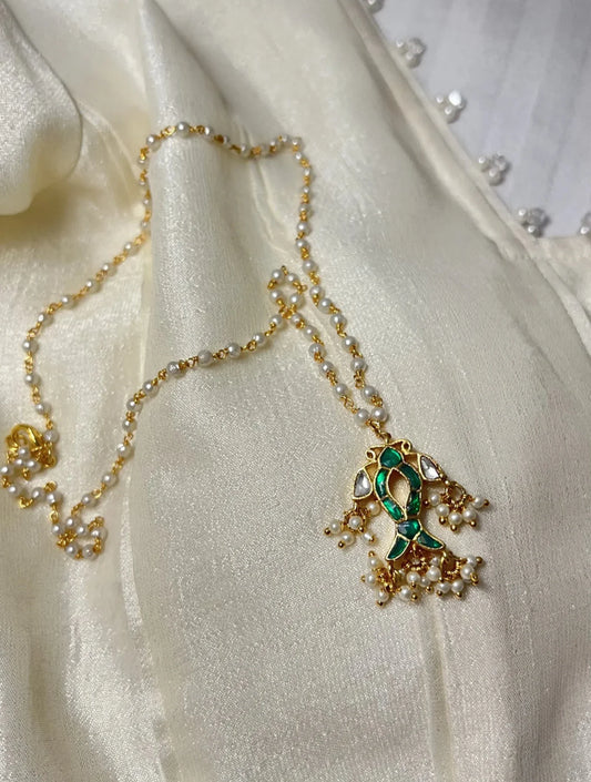 URVI GREEN COLOURED FISH SHAPED WITH SEMI-PRECIOUS STONE AND POLKI NECKLACE
